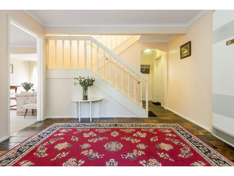 8 Le Fey Court, Glen Waverley VIC 3150