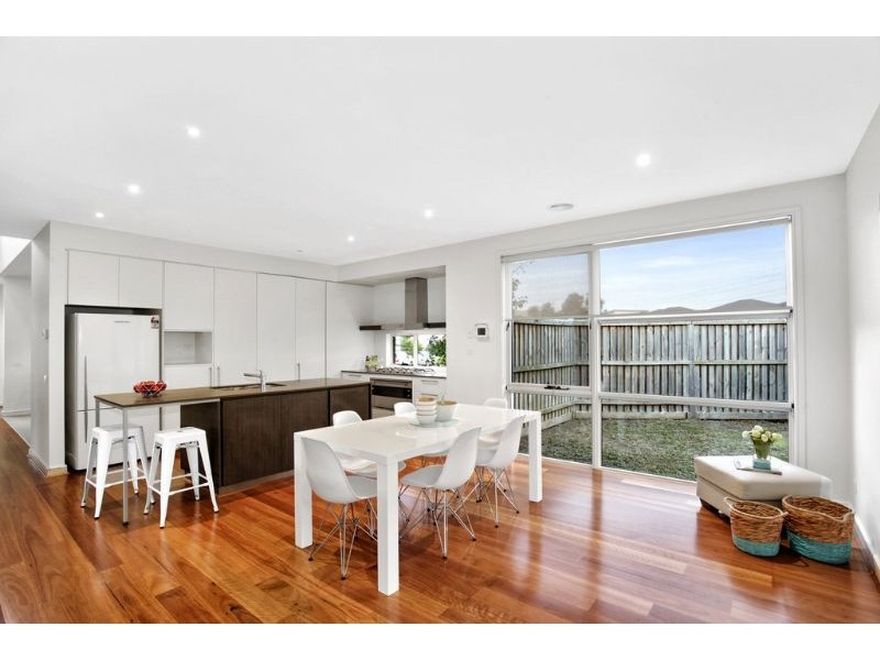 32 Beaconsfield Road, Mulgrave VIC 3170