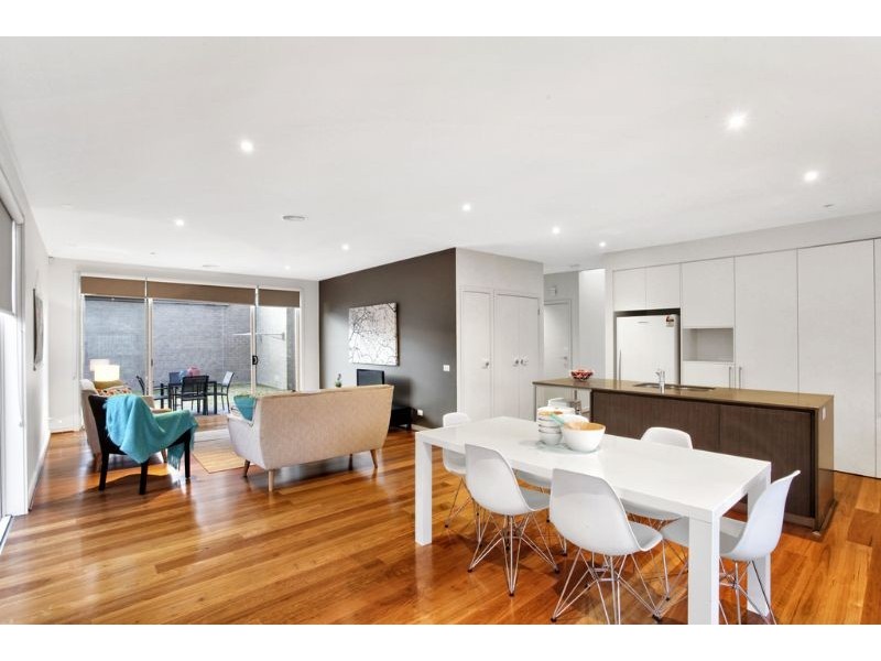 32 Beaconsfield Road, Mulgrave VIC 3170