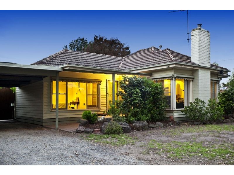 2 Colebrook Avenue, Mount Waverley VIC 3149