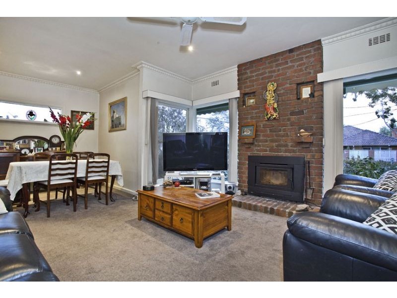 2 Colebrook Avenue, Mount Waverley VIC 3149