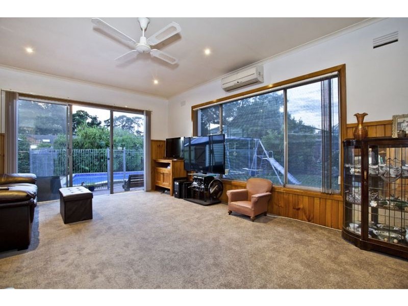 2 Colebrook Avenue, Mount Waverley VIC 3149