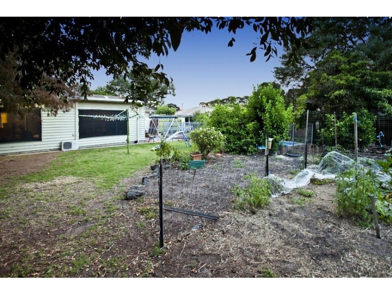 2 Colebrook Avenue, Mount Waverley VIC 3149