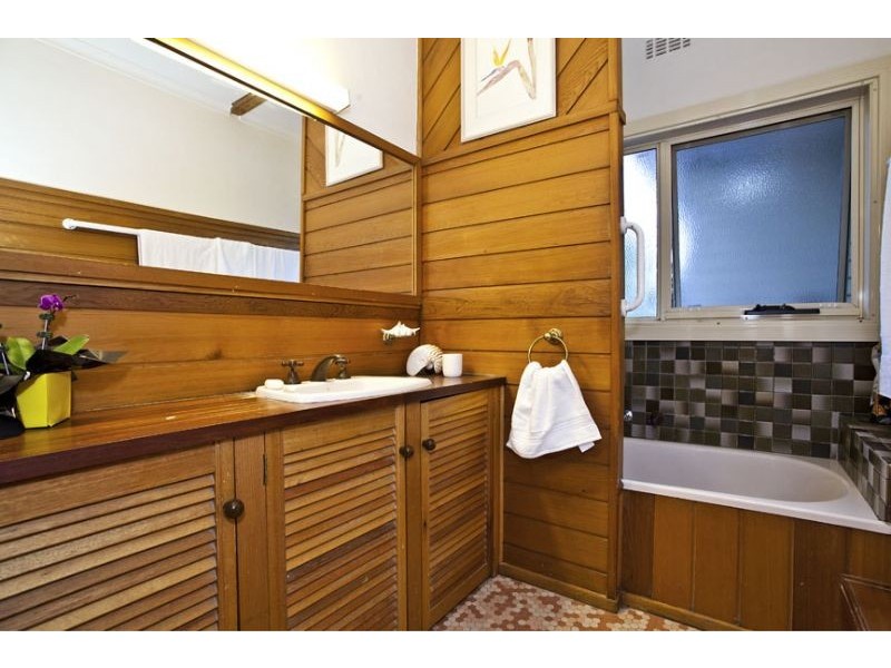 2 Colebrook Avenue, Mount Waverley VIC 3149