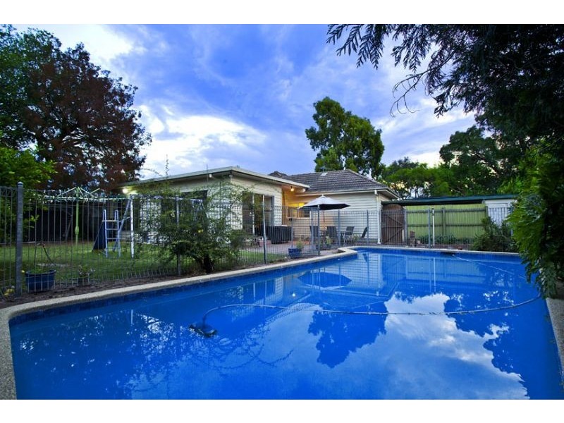 2 Colebrook Avenue, Mount Waverley VIC 3149
