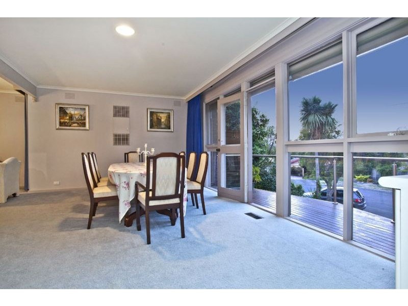2 Aurora Court, Glen Waverley VIC 3150