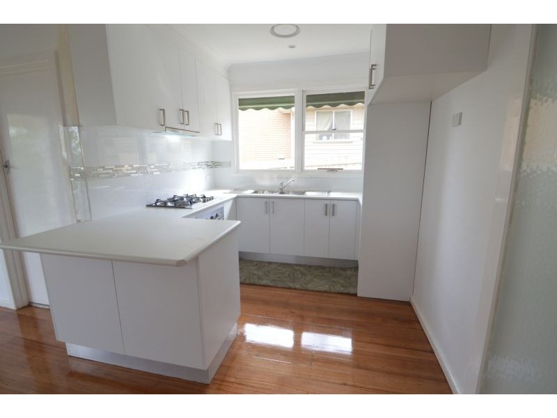 19 Wave Avenue, Mount Waverley VIC 3149