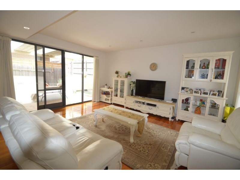 5 Cinnabar Avenue, Mount Waverley VIC 3149