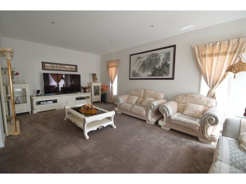 5 Cinnabar Avenue, Mount Waverley VIC 3149