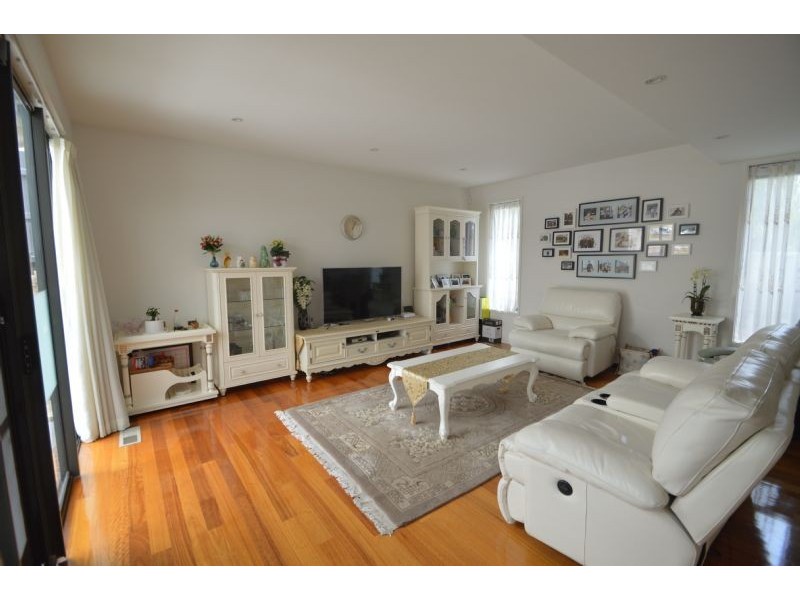 5 Cinnabar Avenue, Mount Waverley VIC 3149