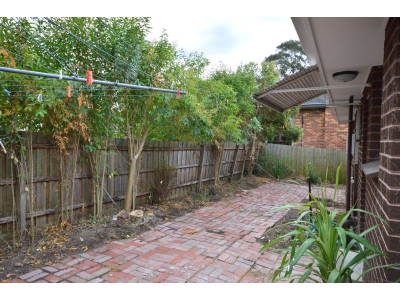 2/851 High Street Road, Glen Waverley VIC 3150