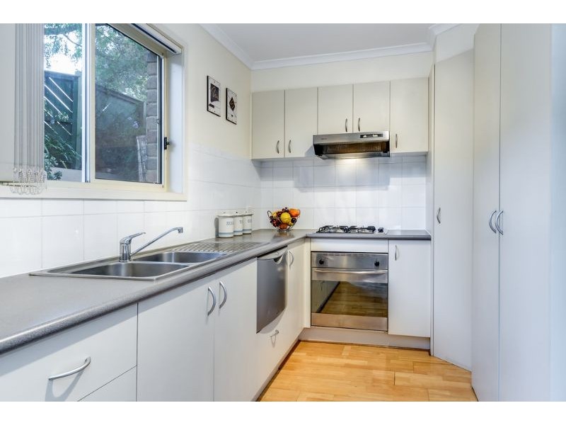 27 Gateway Close, Chadstone VIC 3148