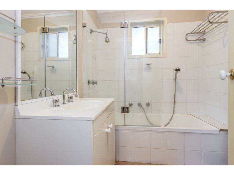 27 Gateway Close, Chadstone VIC 3148