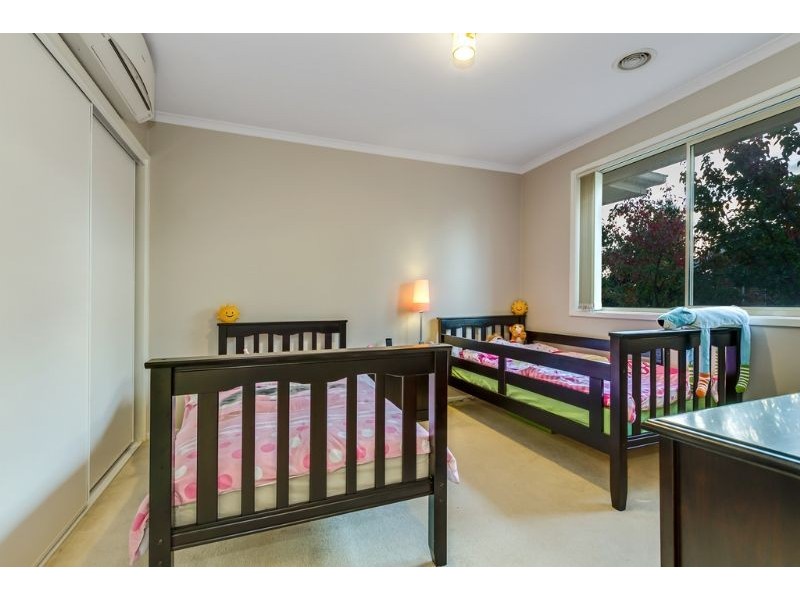 27 Gateway Close, Chadstone VIC 3148
