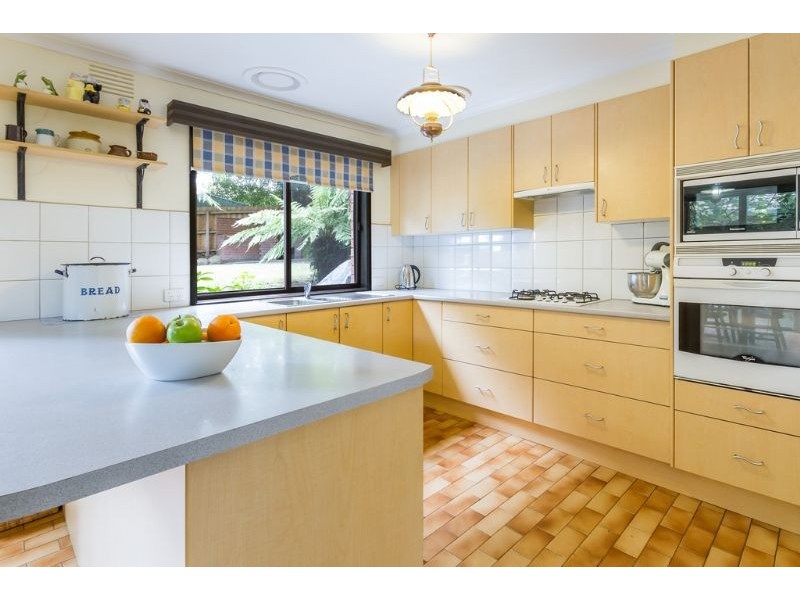 20 Loretta Avenue, Wheelers Hill VIC 3150