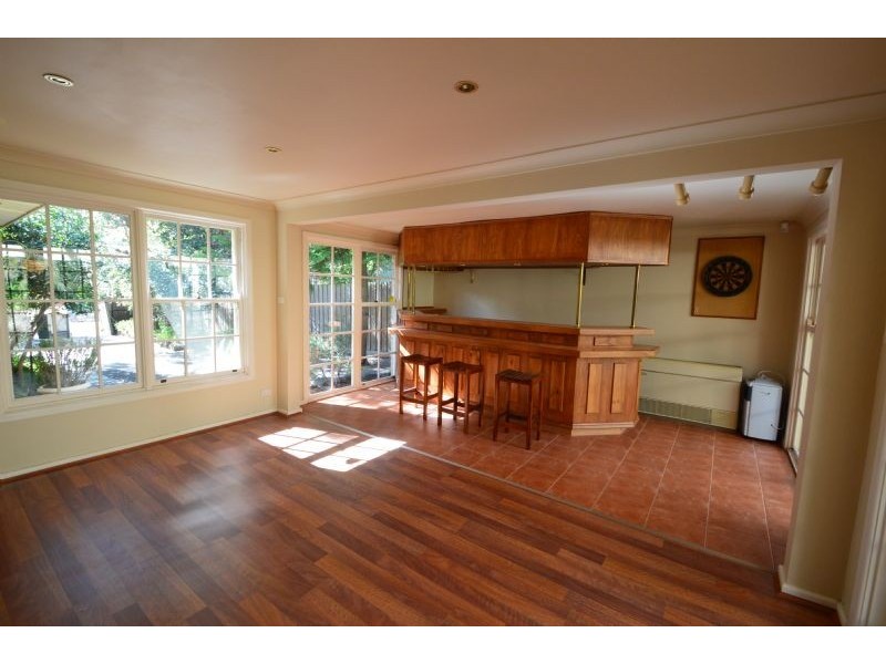 42 Greenways Road, Glen Waverley VIC 3150