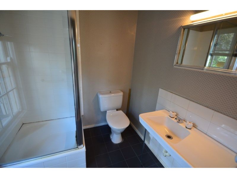 42 Greenways Road, Glen Waverley VIC 3150