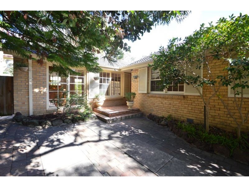 42 Greenways Road, Glen Waverley VIC 3150