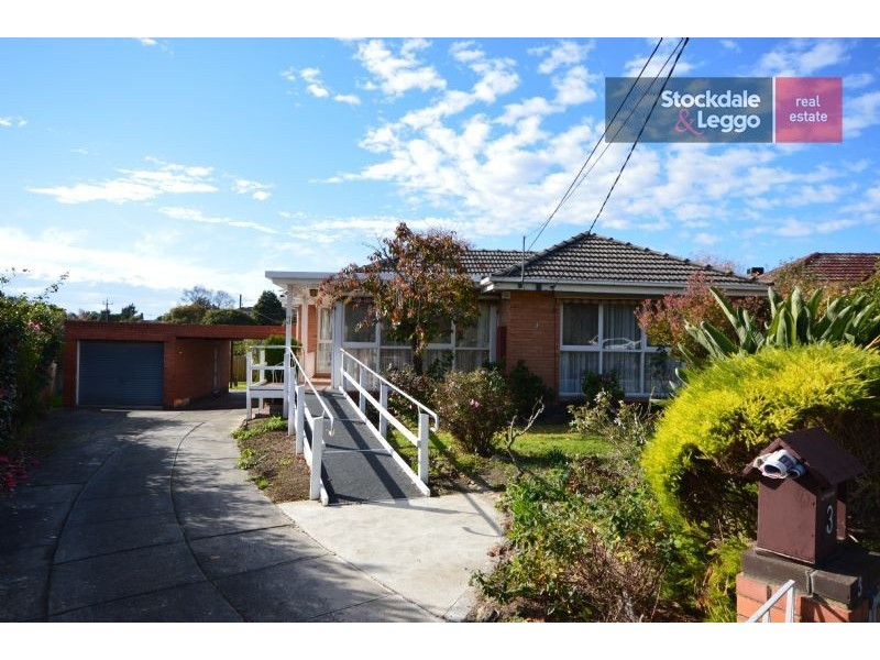 3 Hilltop Crescent, Burwood East VIC 3151