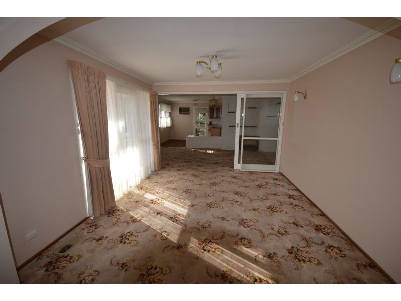 3 Hilltop Crescent, Burwood East VIC 3151