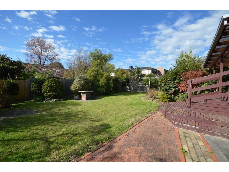 3 Hilltop Crescent, Burwood East VIC 3151