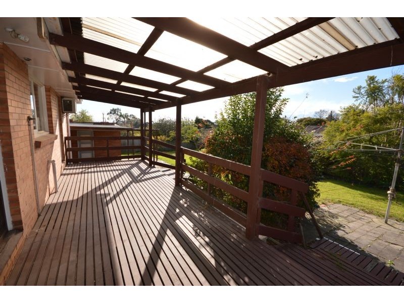 3 Hilltop Crescent, Burwood East VIC 3151