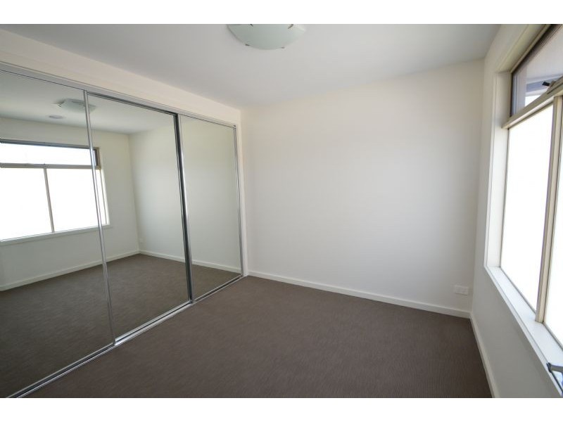 2/5 Worsley Avenue, Clayton South VIC 3169