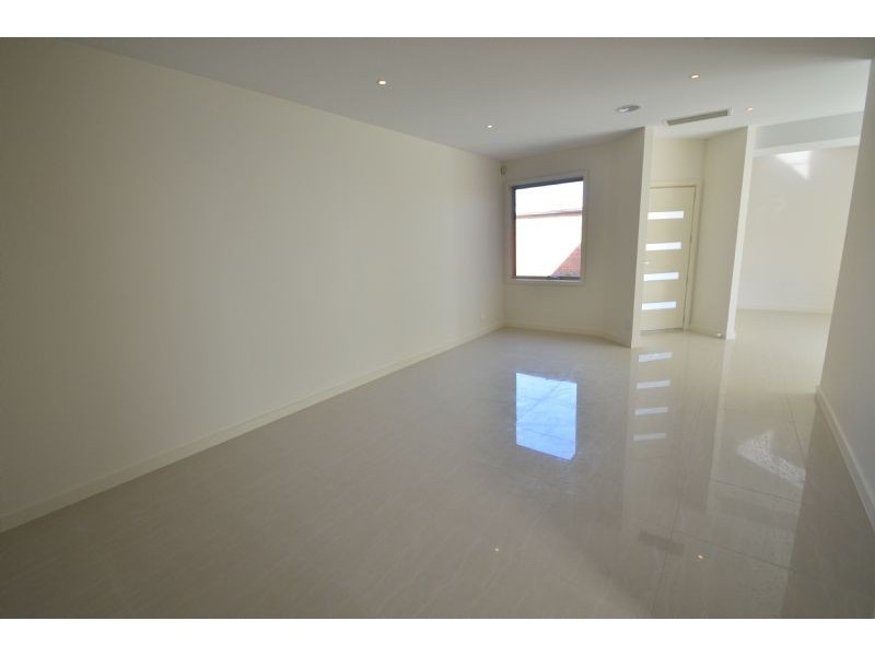 3/5 Worsley Avenue, Clayton South VIC 3169