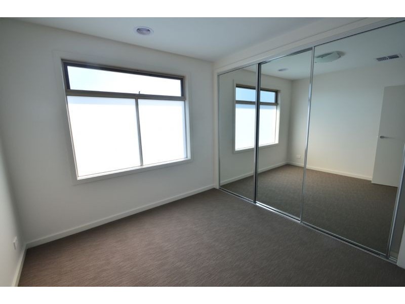 3/5 Worsley Avenue, Clayton South VIC 3169