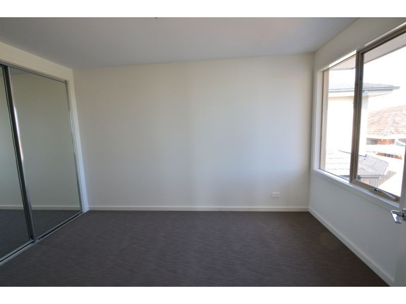 3/5 Worsley Avenue, Clayton South VIC 3169