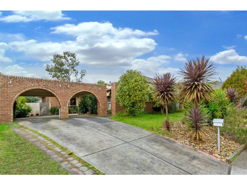 49 Calderwood Avenue, Wheelers Hill VIC 3150