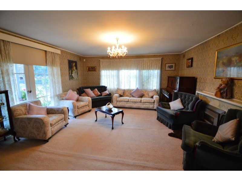 20 Woodlea Drive, Glen Waverley VIC 3150