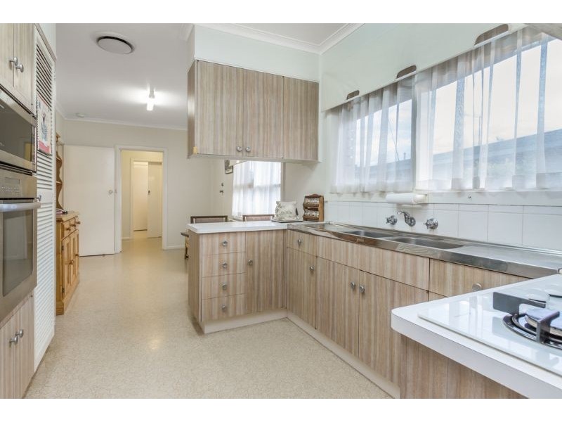 24 Princetown Road, Mount Waverley VIC 3149