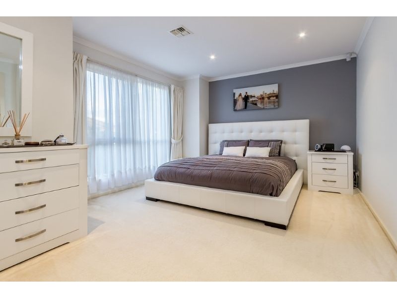 13 Elmtree Terrace, Chadstone VIC 3148