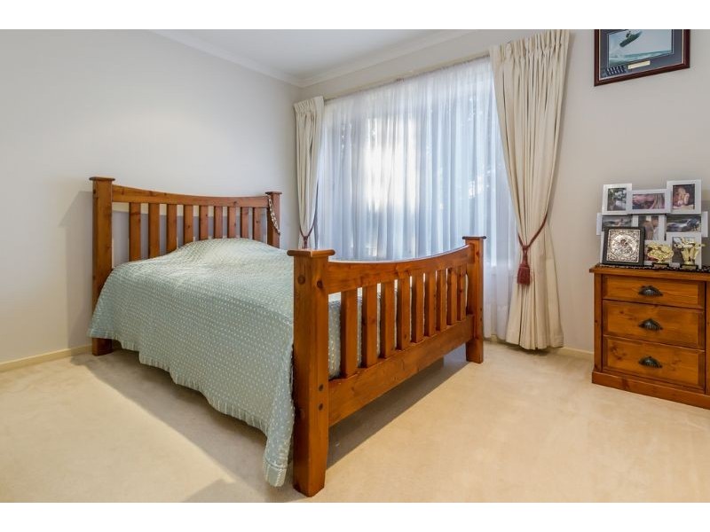 13 Elmtree Terrace, Chadstone VIC 3148