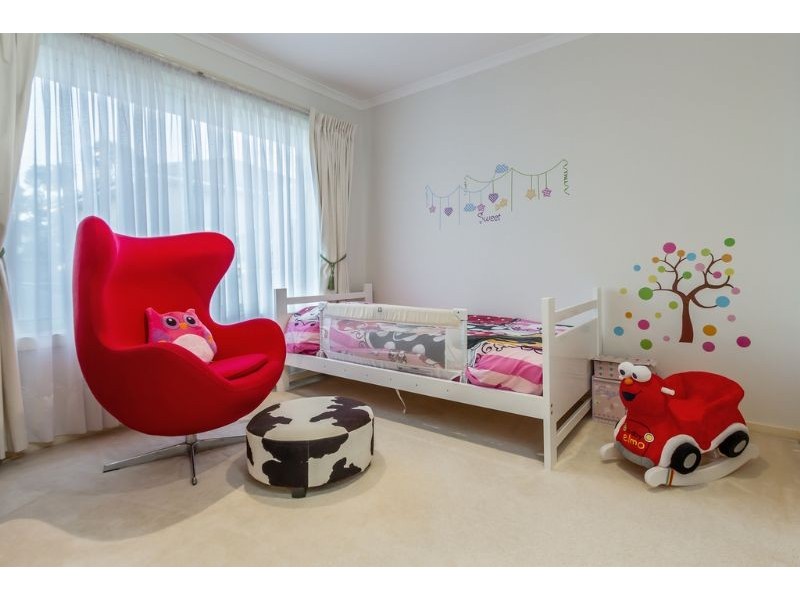 13 Elmtree Terrace, Chadstone VIC 3148