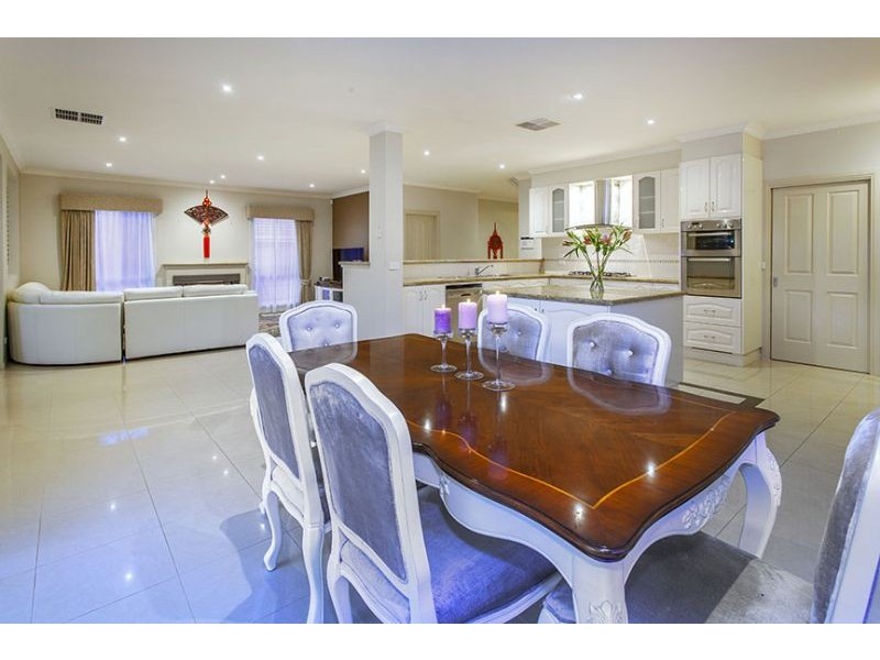 21 Fraser Street, Glen Waverley VIC 3150