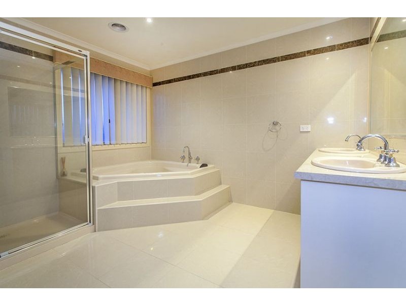 21 Fraser Street, Glen Waverley VIC 3150