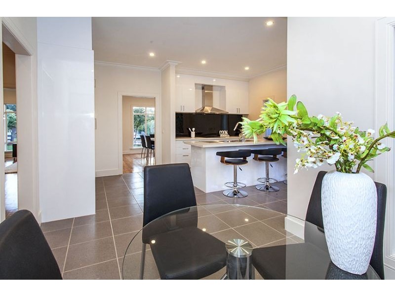 24 Andrews Street, Burwood VIC 3125