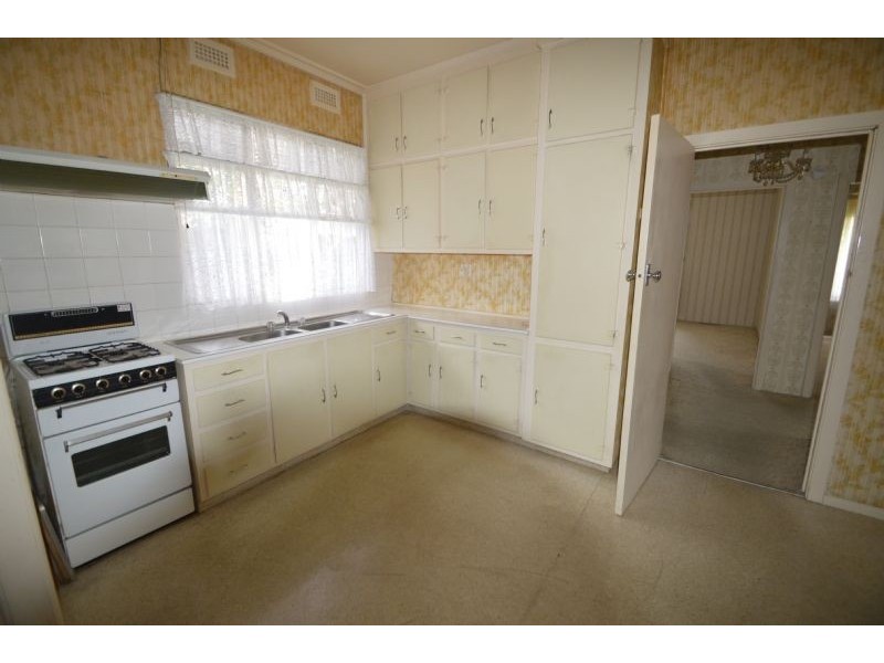 5 Daniel Street, Burwood VIC 3125