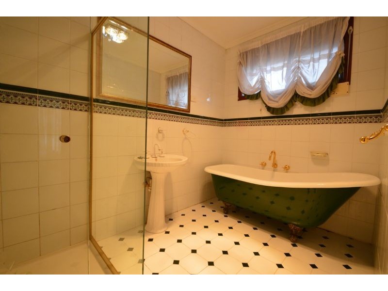 5 Marykirk Drive, Wheelers Hill VIC 3150