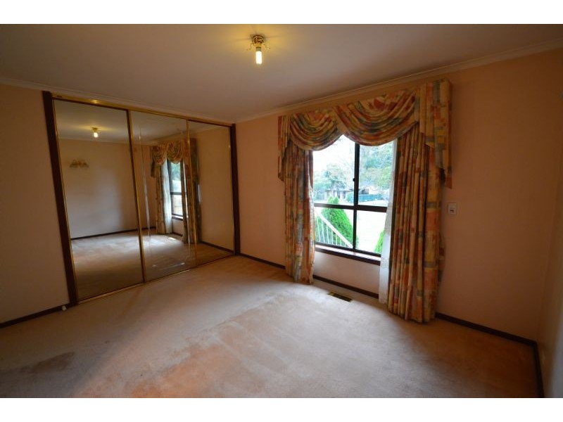 5 Marykirk Drive, Wheelers Hill VIC 3150