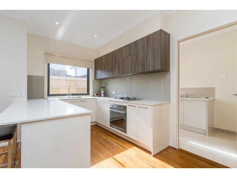 1/215 Normanby Road, Notting Hill VIC 3168