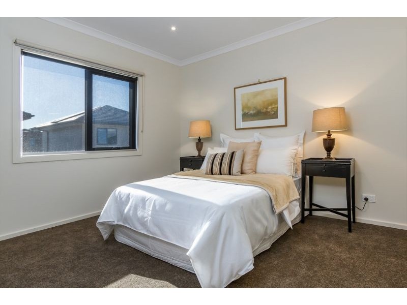 1/215 Normanby Road, Notting Hill VIC 3168