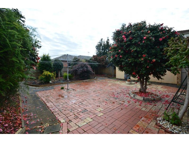 17 Monterey Avenue, Glen Waverley VIC 3150