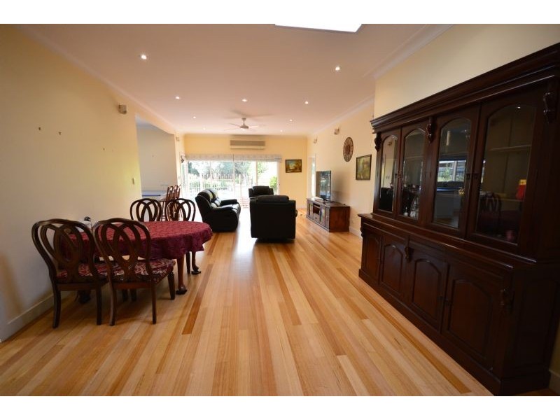 8 Glencairn Avenue, Camberwell VIC 3124