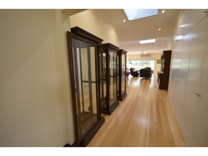 8 Glencairn Avenue, Camberwell VIC 3124