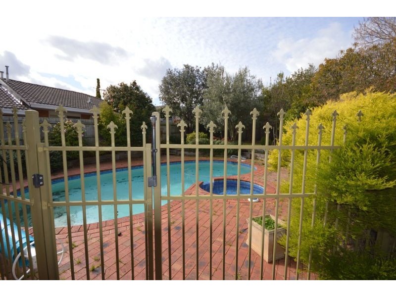 8 Glencairn Avenue, Camberwell VIC 3124