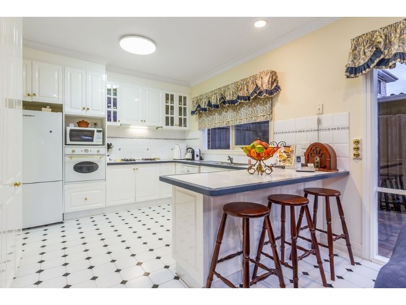 2/1 Halliday Street, Mount Waverley VIC 3149