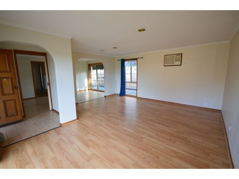 2/17 Florence Avenue, Berwick VIC 3806